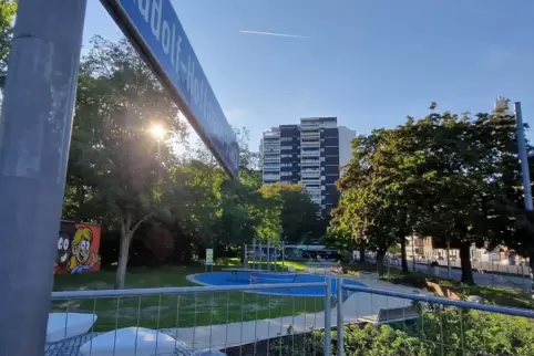 Ende Oktober soll der Rudolf-Hoffmann-Platz freigegeben werden. 