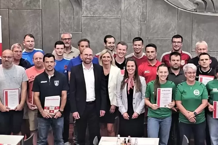 Die Preistr&auml;ger des Fairplay-Wettbewerbs aus dem Kreis Kaiserslautern Kusel. 