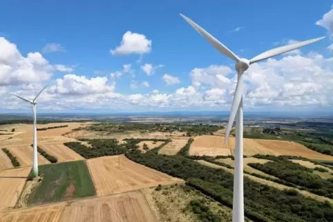 Die Landesregierung soll endlich ihre Blockadehaltung gegen Windkraftanlagen auf dem Gemeindeberg aufgeben, fordert Ebertsheims 