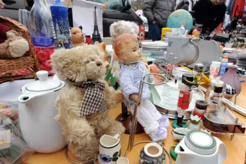 Kitsch, Kurioses und Klassiker: Am Sonntag werden in Eppstein die Keller und Dachböden entrümpelt. 
