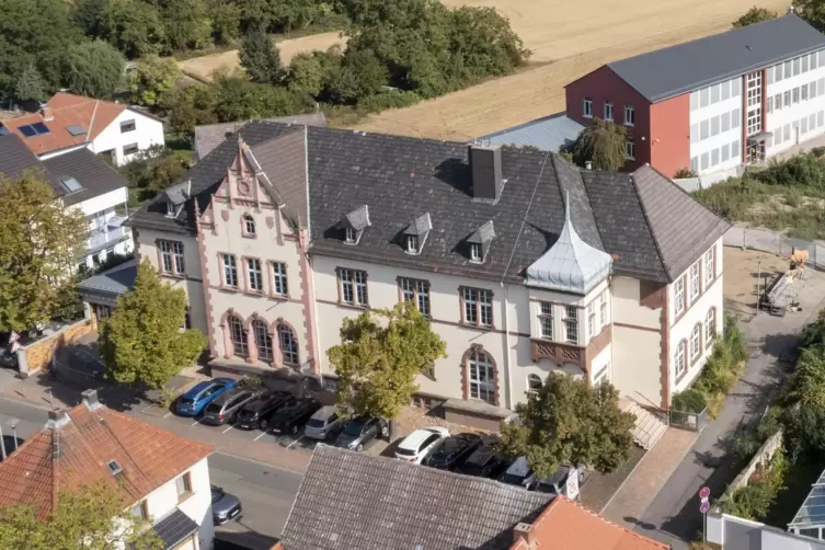 Soll erweitert werden: die Rheinschule in Bobenheim-Roxheim.