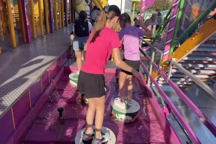 Emilia und Livia im Laufgesch&auml;ft Crazy Vegas. 