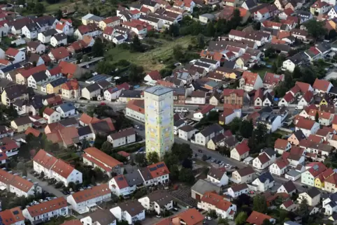 Prägt das Ortsbild: der Mutterstadter Wasserturm. 