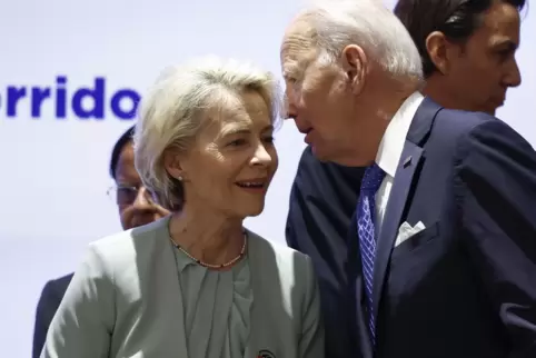 Steht seit bald vier Jahren an der Spitze der EU-Kommission: Ursula von der Leyen, hier mit US-Präsident Joe Biden.