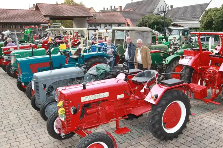 Die Traktorfreunde Böhl-Iggelheim werden wieder ihre Oldtimer bei der Kerwe präsentieren. 