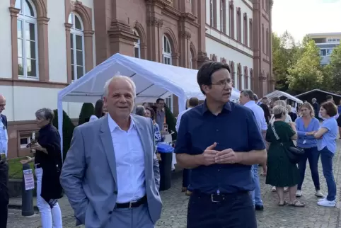 Bernhard Thurn, Präsident des Pfälzischen Oberlandesgerichts, und Generalstaatsanwalt Martin Graßhoff (vorn von links) beim Schl