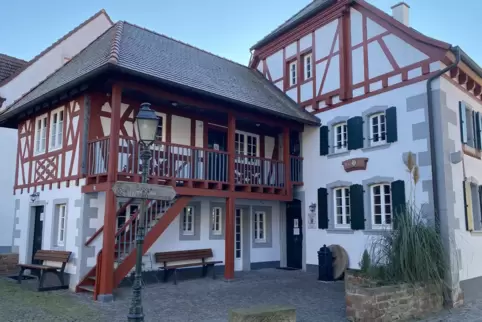 Wahrzeichen von Großkarlbach: die Dorfmühle.