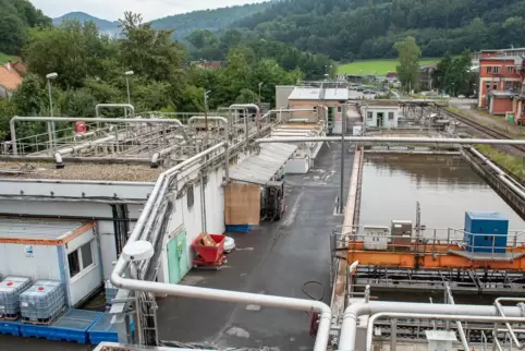 Blick über die Betriebswasserbehandlungsanlage von Kartonhersteller Buchmann. 