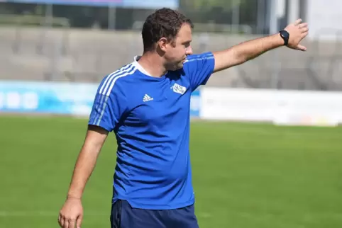 War mit der Defensive nicht zufrieden: Sebastian Heß, Trainer der U19 des FKP.