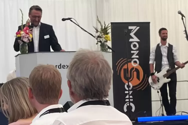 Standortleiter Frank Hornberger gab einen Einblick in die Geschichte und Gegenwart der Kardex in Bellheim. 