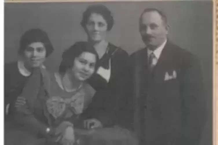 Familienfoto: die Heymanns mit ihren beiden Töchtern. 
