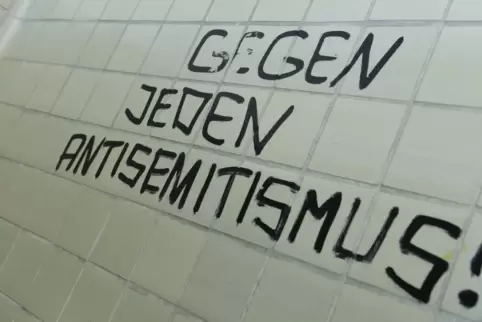 Spruch an einer Toilettenwand der Philipps-Universität Marburg.