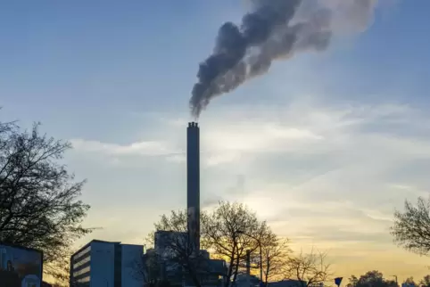 Kosten durch Emissionszertifikate verteuern auch die Verbrennung von Restabfall im Ludwigshafener Müllheizkraftwerk.
