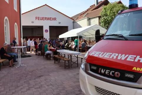 Mit einer Feierstunde und einem Tag der offenen Tür wurde das neue Feuerwehrhaus in Wollmesheim eingeweiht. 