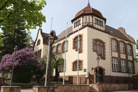 Grundschulgebäude in Kirchheim: Hier werden die Jüngsten unterichtet. Standort für Dritt- und Viertklässler ist Kleinkarlbach. 