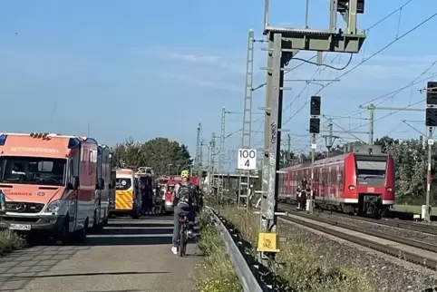 Wegen eines Notarzteinsatzes bei Rheingönheim war die Strecke gesperrt.