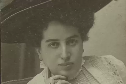 Maria Schwarzwälder wurde 1879 als Tochter einer jüdischen Textilhändlerfamilie in Bamberg geboren und heiratete 1922 den Diedes
