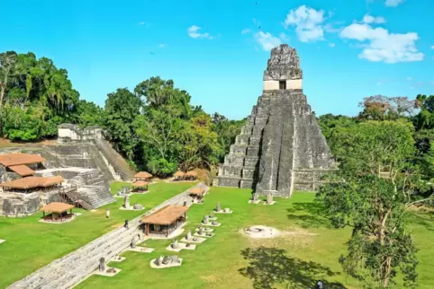 Tikal war eine der bedeutendsten Maya-Städte. Nach ihrem Ende holte sich der Dschungel das Areal zurück – bis es wiederentdeckt 