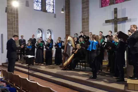 Die Jugendkantorei der Pfalz sang in der Protestantischen Kirche in Waldfischbach-Burgalben. 