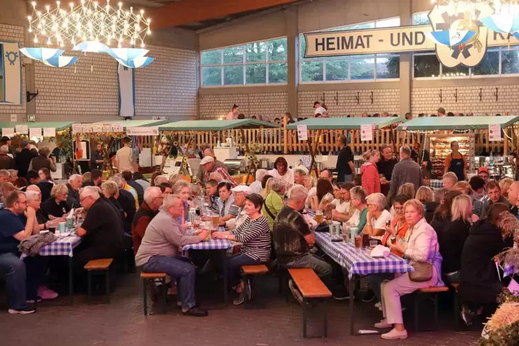 An allen Kerwetagen gut besucht: die Sommerfesthalle in Otterstadt. 