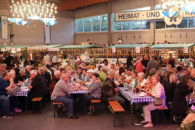 An allen Kerwetagen gut besucht: die Sommerfesthalle in Otterstadt.