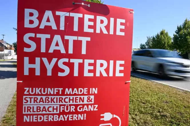 Bedeutsam für die E-Auto-Produktion in Deutschland: Die Bürger haben für den Bau einer BMW-Batteriefabrik in Niederbayern gestim