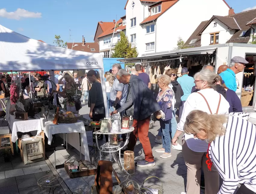 Viel los: Deutsch-Französischer Bauernmarkt am verkaufsoffenem Sonntag in Grünstadt.