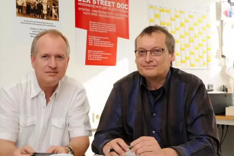 Männer der ersten Stunde: Mediziner Peter Uebel (links) und Walter Münzenberger von der Ökumenischen Fördergemeinschaft.