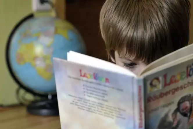 Kinder sollen beim Lesesommer nicht nur viele Seiten lesen, sondern auch entdecken, wie viel Spaß das Schmökern machen kann.