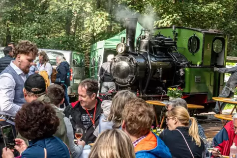 Gut besucht: die erste Wein- und Genussfahrt der Stumpfwaldbahn.