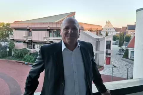 Frank Pfannebecker vor der Neuen Pforte. 