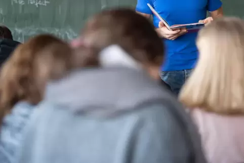 Bestenfalls kontrollieren Lehrer gleich zu Beginn des Unterrichts, welche Schüler fehlen. 