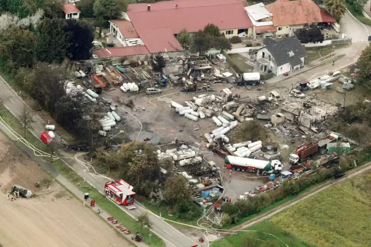 Zerstört: das Gelände des Gashandels im Gewerbegebiet „Kohlplatte“ am nördlichen Ortseingang von Harthausen. 