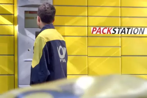 DHL erklärt, dass man die Sachverhalte so pauschal weder bestätigen noch kommentieren könne. 