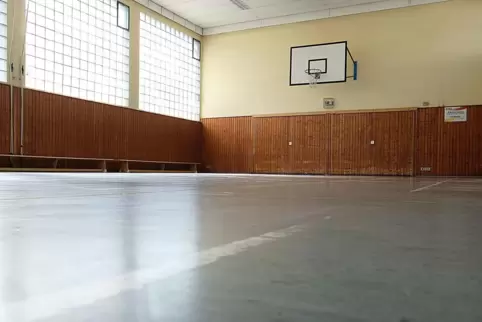 Die Turnhalle wurden 1964 gebaut. Mittlerweile ist die Sportstätte in die Jahre gekommen, eine Sanierung teuer. 