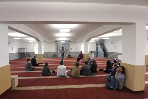 Blick in die Alemi Islam Moschee in West.