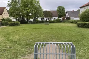 Der Bolzplatz Richard-Wagner-Straße steht schon seit 2022 auf der Liste möglicher Standorte für Flüchtlingsunterkünfte. Der Bolzplatz Richard-Wagner-Straße steht schon seit 2022 auf der Liste möglicher Standorte für Flüchtlingsunterkünfte.