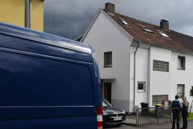 Einen grausigen Fund machte die Polizei in Homburg-Erbach. Langsam klärt sich auf, wie es dazu kam.