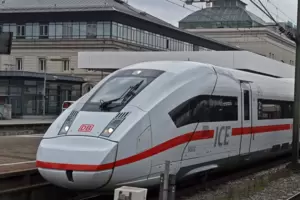 Der Kauf einer 33-Euro-Bahncard kann sich schon für eine ICE-Reise von Mannheim (Foto) nach Berlin und zurück lohnen. Der Kauf einer 33-Euro-Bahncard kann sich schon für eine ICE-Reise von Mannheim (Foto) nach Berlin und zurück lohnen.
