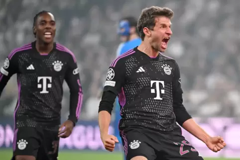 Sie brachten den Sieg: Thomas Müller (rechts) und Mathys Tel. 