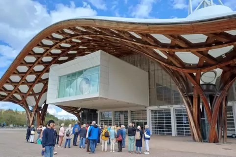 Das Centre Pompidou in Metz beeindruckt durch seine sehenswerte Architektur, wie die Teilnehmer der VHS-Exkursion feststellen ko