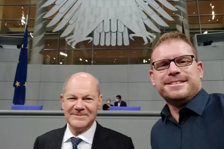 Selfie im Parlament: Scholz und Schreider. 