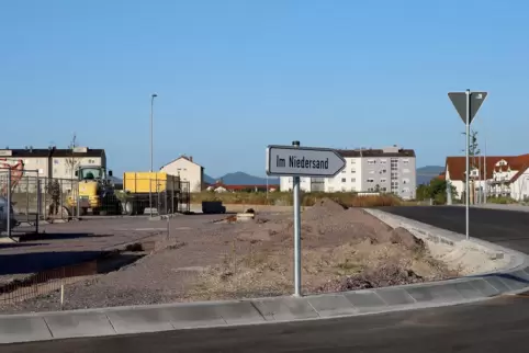 Bald können die Laster in Richtung des neuen Gewerbegebietes Im Niedersand anrollen.