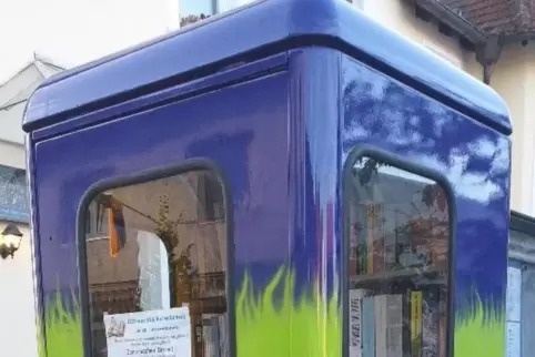Neuer Bücherschrank in Altwörth. 