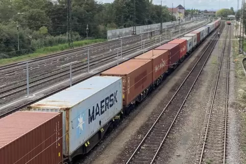 Güterverkehr: Mehr Kapazität in der Oberrheinebene erforderlich. 