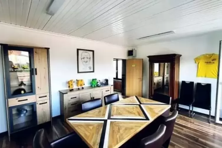 So schmuck sieht das neue &bdquo;Werner-Schrepfer-Gesch&auml;ftszimmer&ldquo; des SV Ixheim jetzt aus.