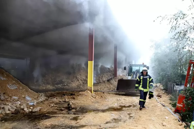 220 Rettungskräfte waren im Einsatz, um dem Brand Herr zu werden. 