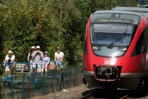 Die Regionalbahn-Linie von Kaiserslautern nach Lauterecken könnte stündlich weiter nach Bad Sobernheim fahren – über einen Absch