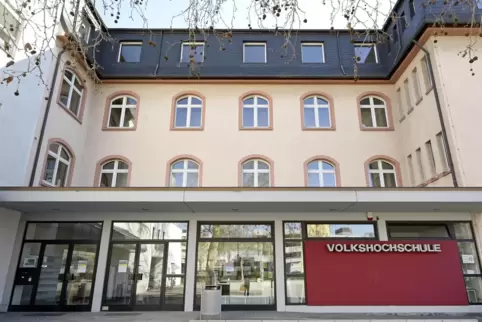 Die Veranstaltungsreihe läuft in der Volkshochschule. 