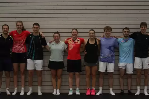 Ein Star zum Anfassen und als Lehrmeister: Emma Moszczynski besucht den Jugend-Nationalstützpunkt für Badminton in Kaiserslauter